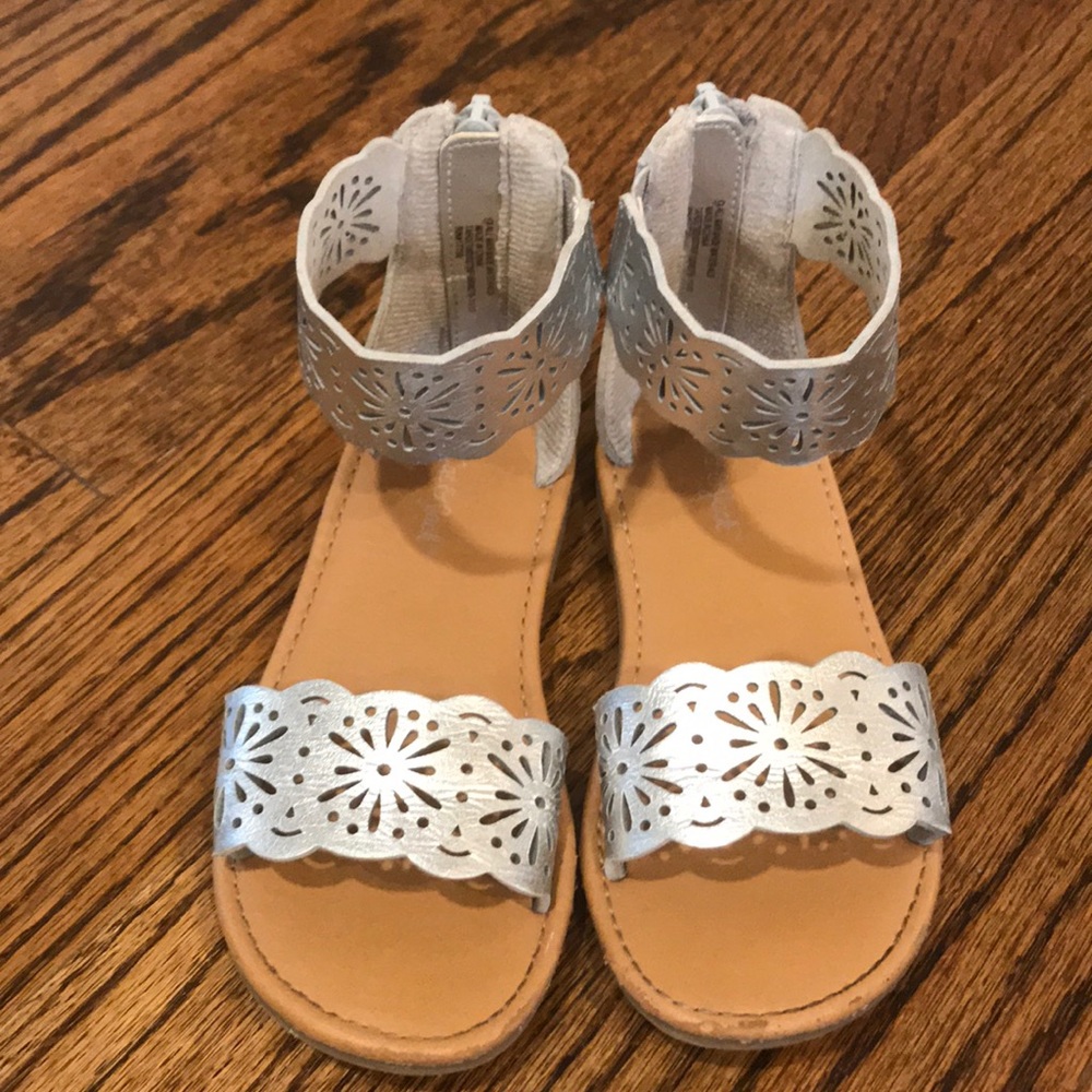 Size 9 toddler girls silver gladiator sandals